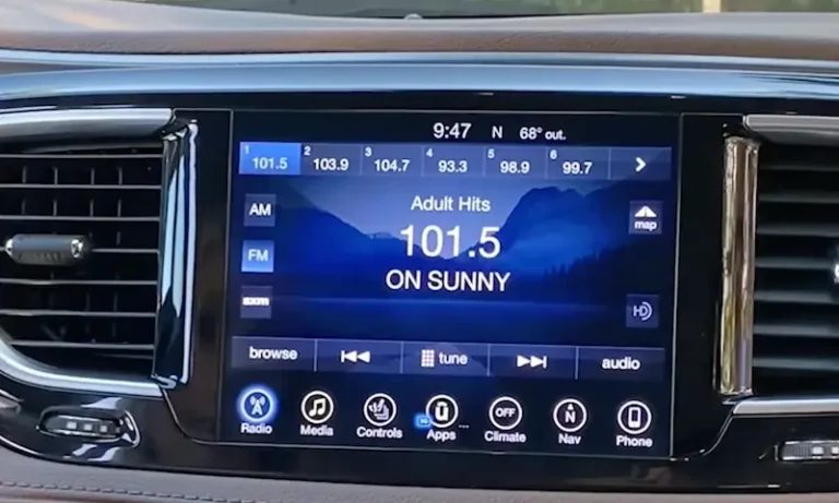 Chrysler Pacifica Screen Black