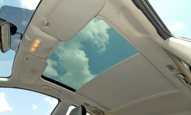 How to Close a Sunroof Manually