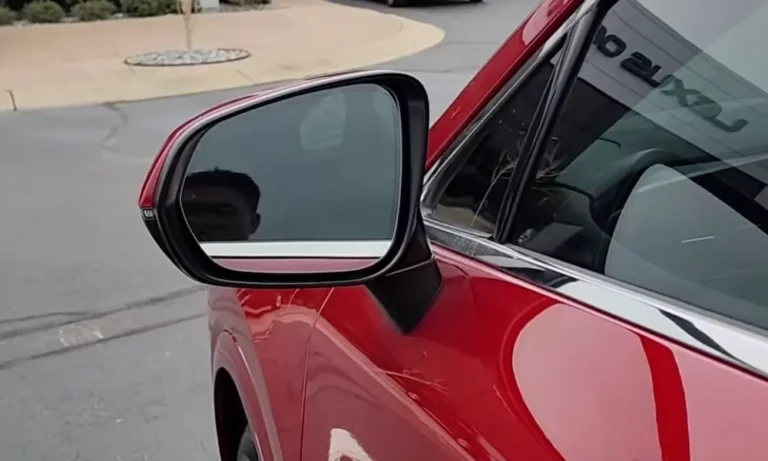 Why Your Lexus Mirrors Aren't Folding When You Lock Your Car