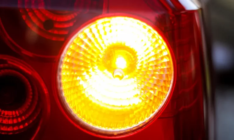 4 Causes Of Both Turn Signals Not Working