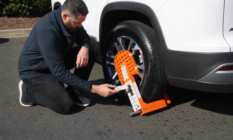 How to Remove a Boot From Your Car